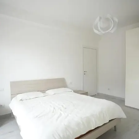 Clapahouse Stanza Privata Limbiate