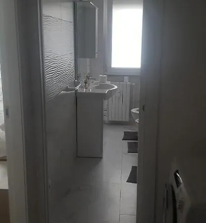 Clapahouse Stanza Privata * Limbiate