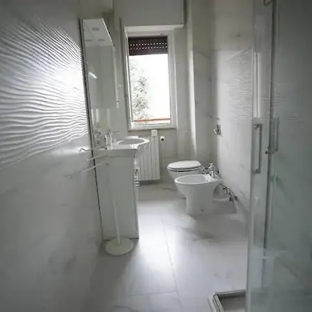 Clapahouse Stanza Privata * Limbiate